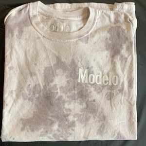 Modelo T-shirt XL